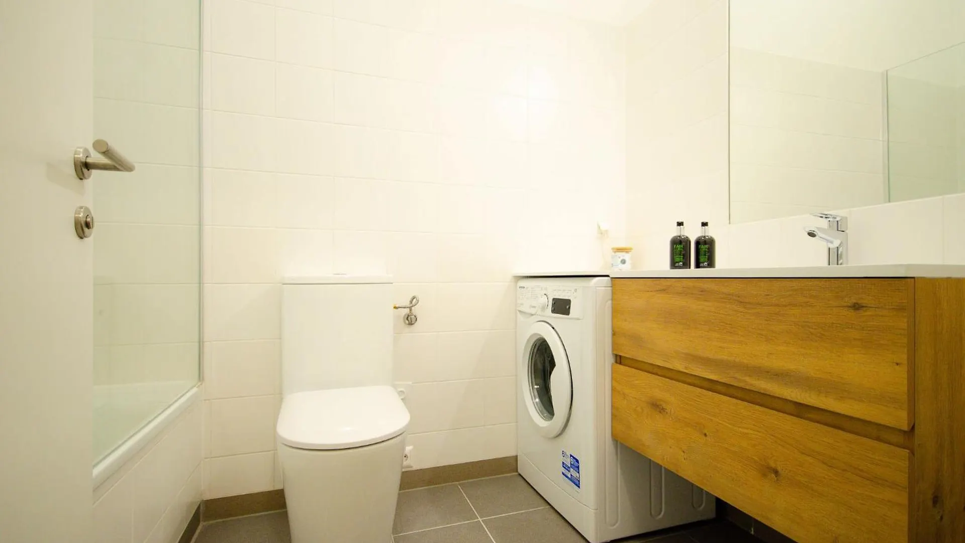וינה Charming Historical Apartments Near City Centre