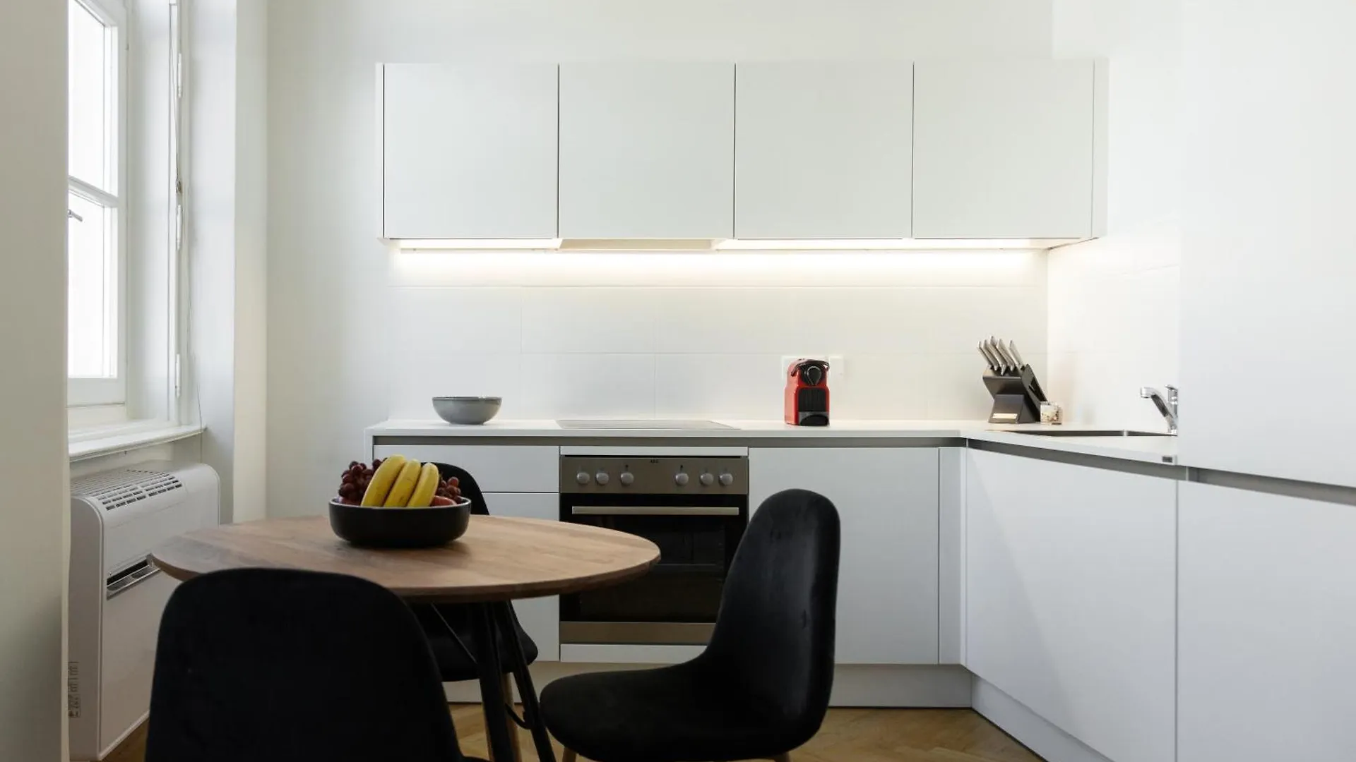 וינה Charming Historical Apartments Near City Centre