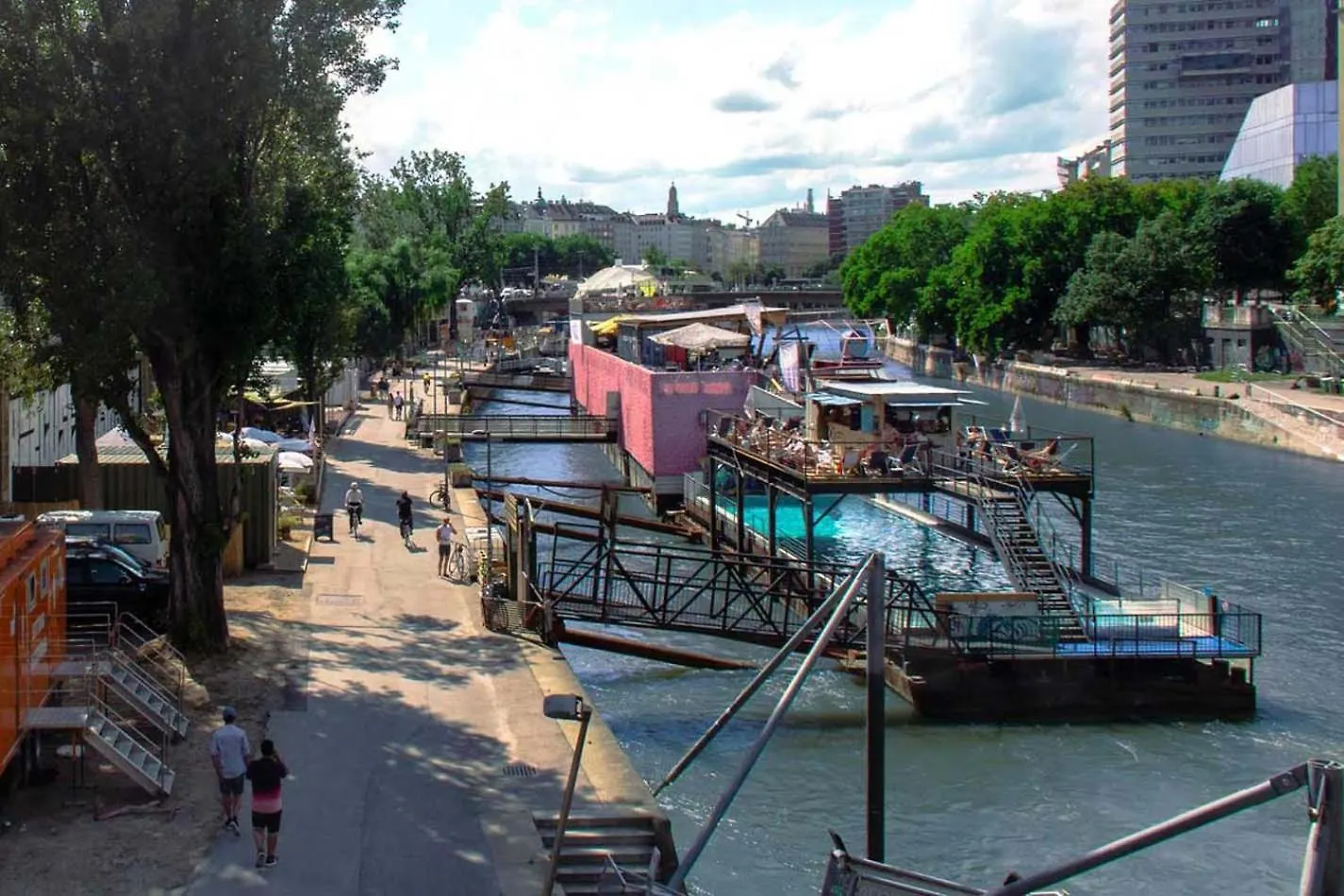 וינה Charming Historical Apartments Near City Centre