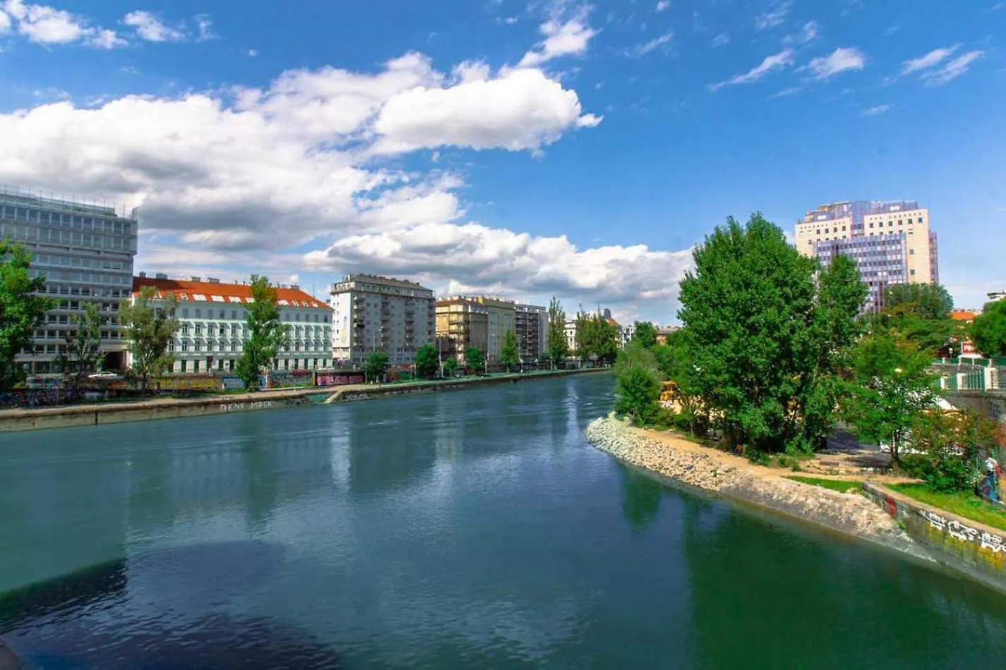 וינה Charming Historical Apartments Near City Centre