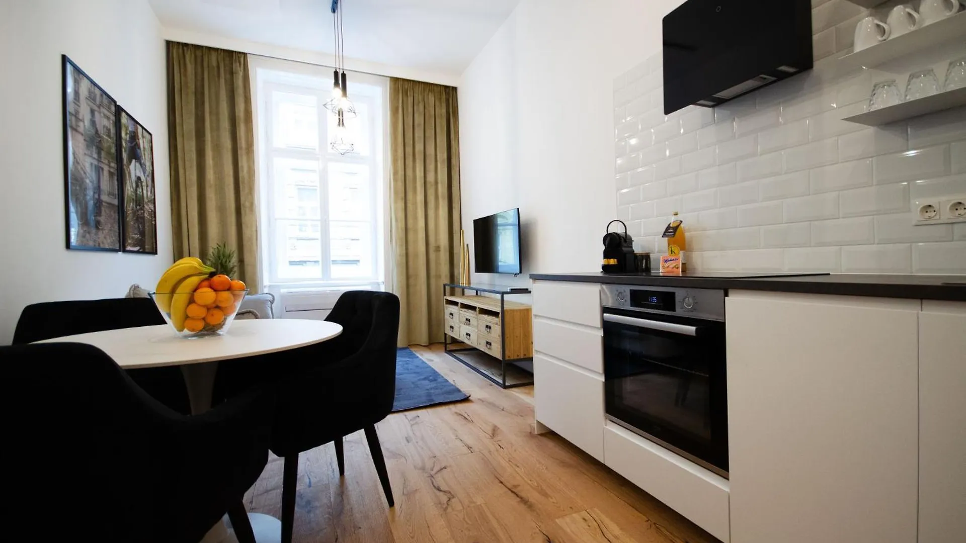 וינה Charming Historical Apartments Near City Centre